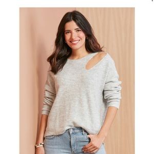 EVEREVE ALLISON JOY Ceci Cutout Shoulder Pullover